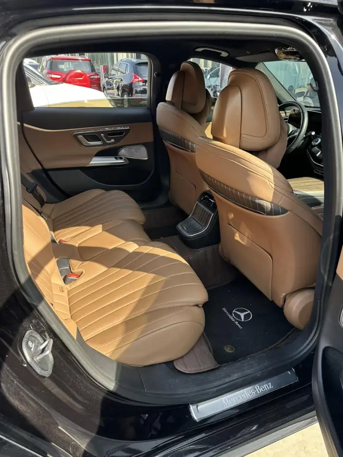 Mercedes-Benz E-Class 2024 Model E 300 L Luxury Model sedan – фото 6