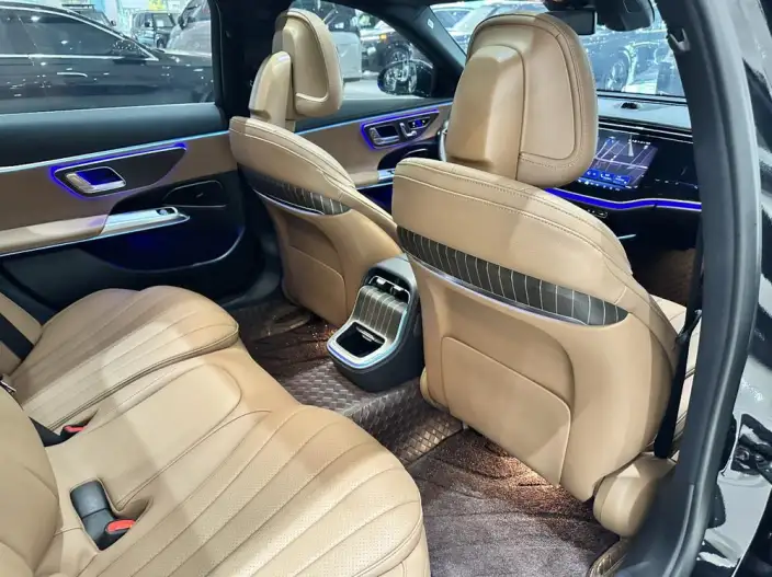 Mercedes-Benz E-Class PHEV 2024 Model E 350 e L sedan – фото 10