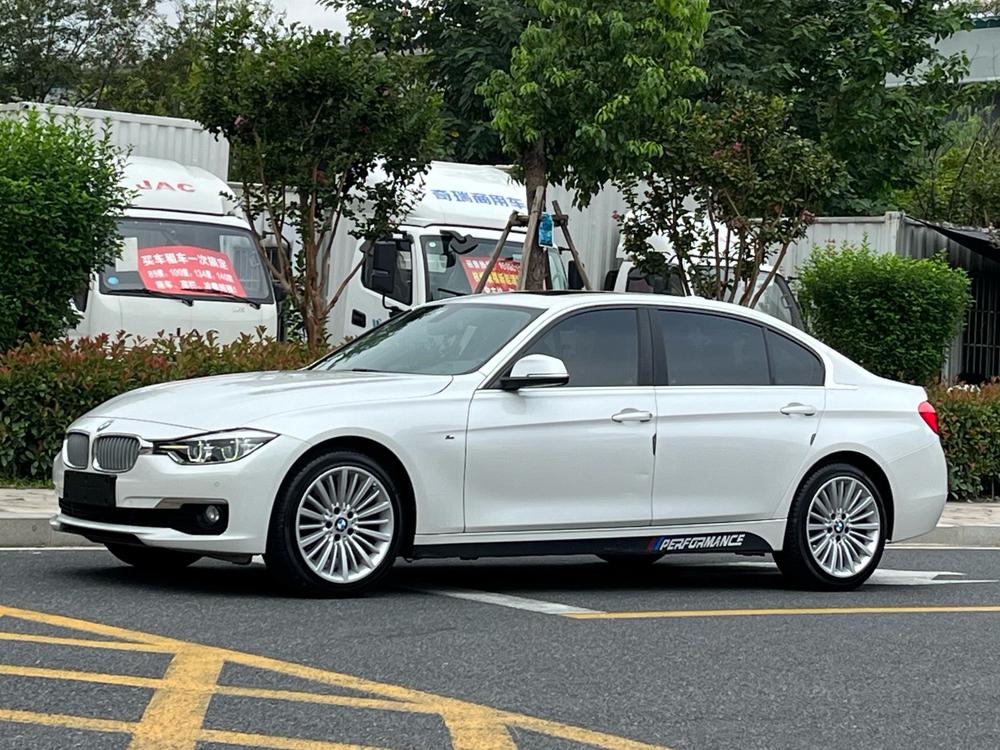 BMW 3 Series 2018 320Li Style – фото 1