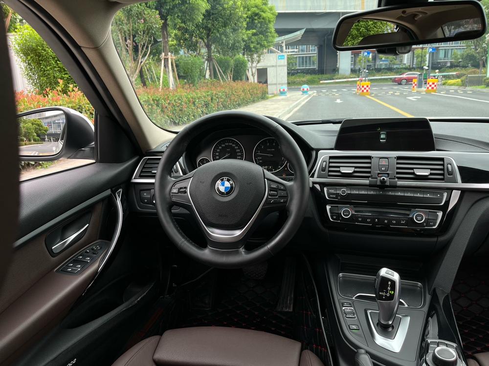 BMW 3 Series 2018 320Li Style – фото 14