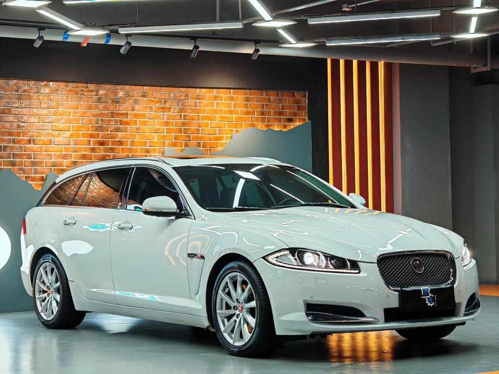 Jaguar XF 2015 модификация XF 2.0T Sportbrake Deluxe Edition – фото 3