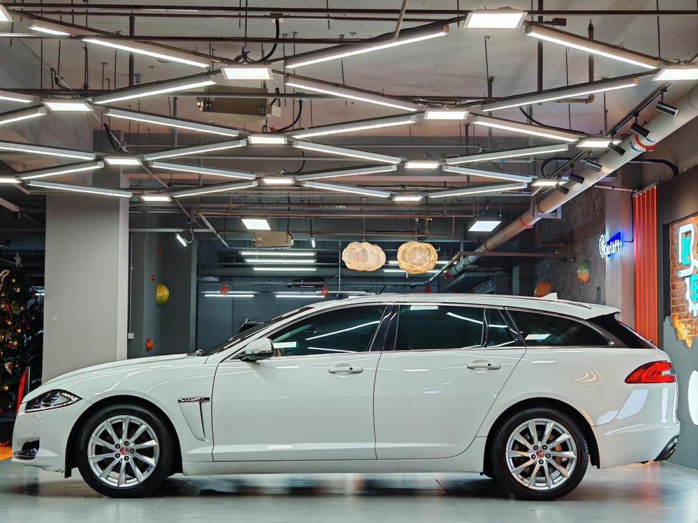 Jaguar XF 2015 модификация XF 2.0T Sportbrake Deluxe Edition – фото 4