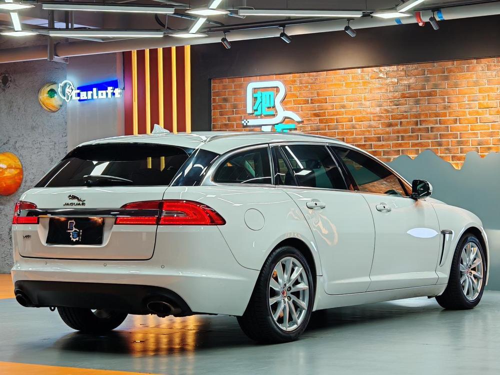 Jaguar XF 2015 модификация XF 2.0T Sportbrake Deluxe Edition – фото 7