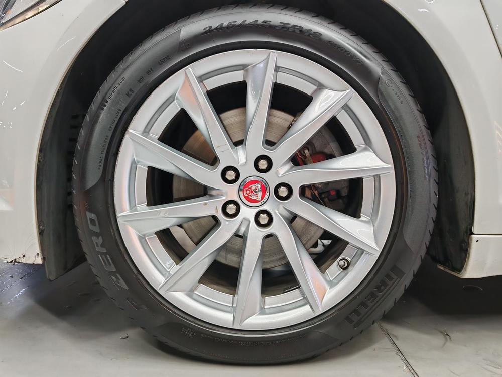 Jaguar XF 2015 модификация XF 2.0T Sportbrake Deluxe Edition – фото 8