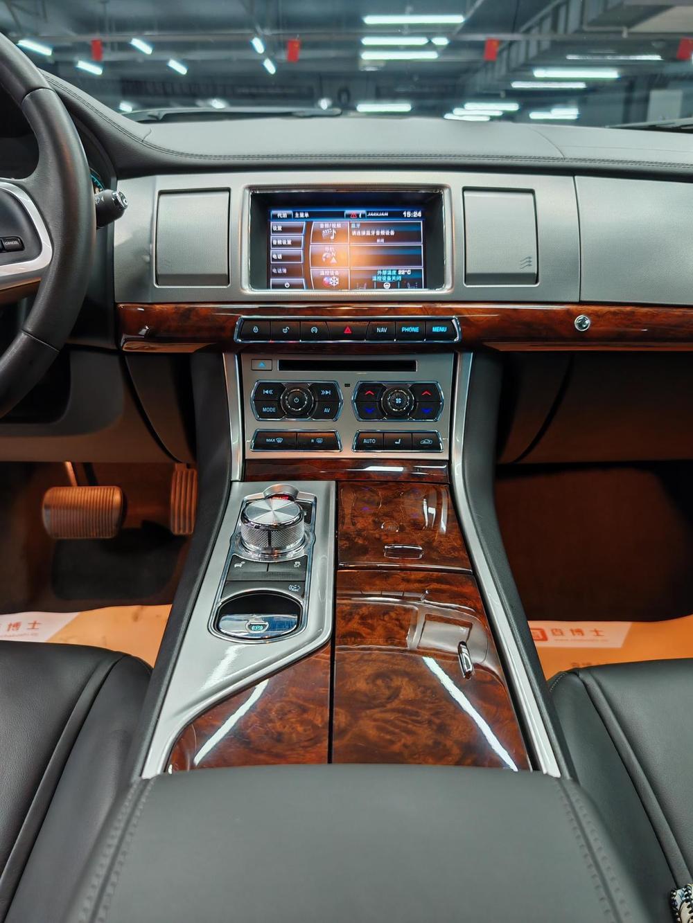 Jaguar XF 2015 модификация XF 2.0T Sportbrake Deluxe Edition – фото 19