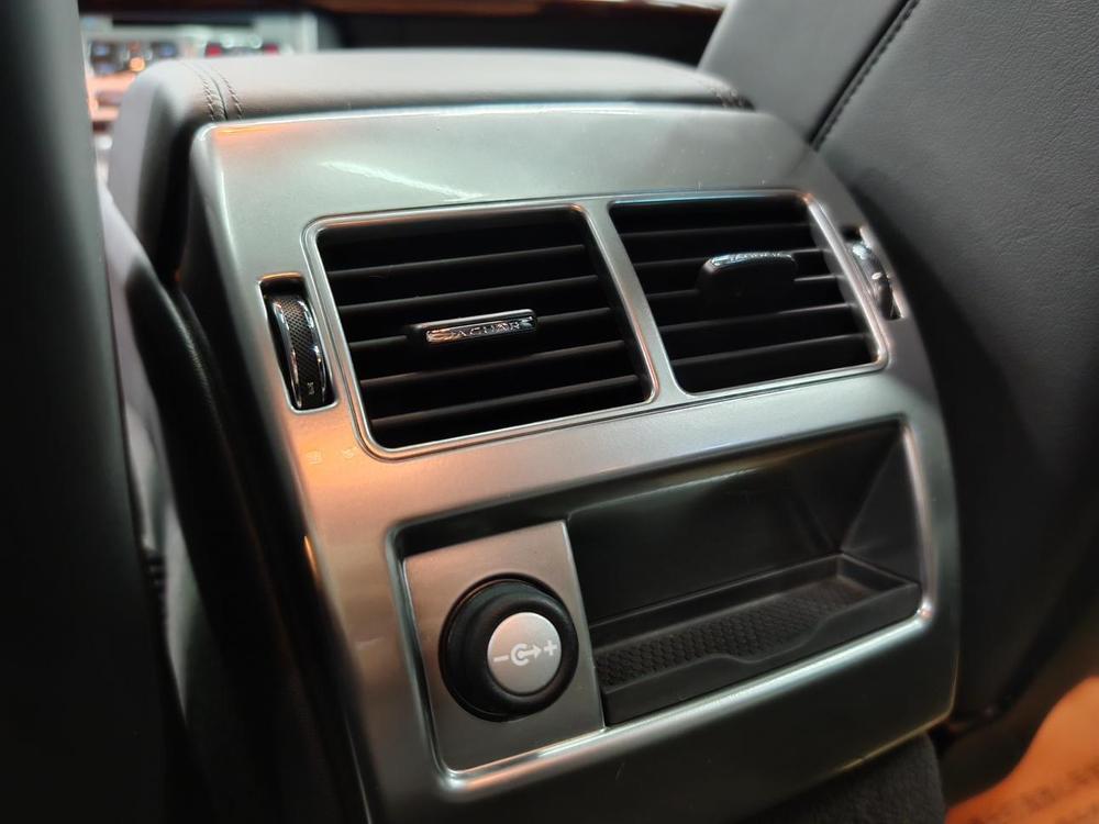 Jaguar XF 2015 модификация XF 2.0T Sportbrake Deluxe Edition – фото 20