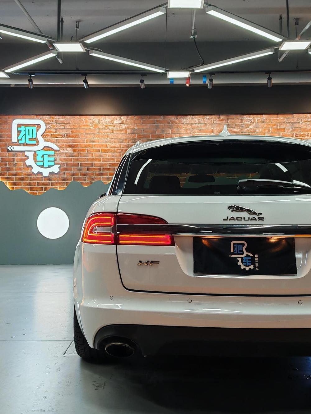 Jaguar XF 2015 модификация XF 2.0T Sportbrake Deluxe Edition – фото 22