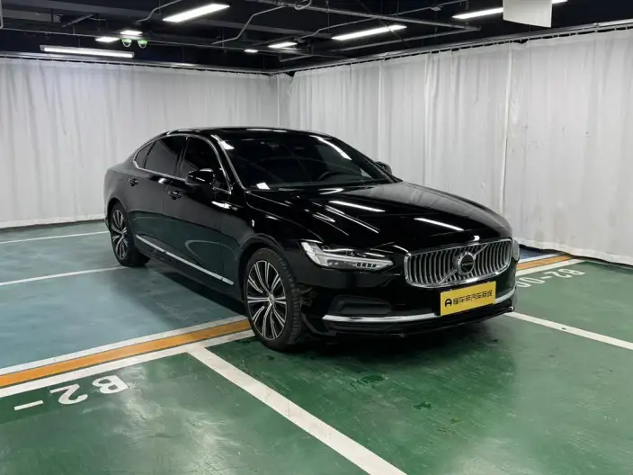 Volvo S90 2024 Model B5 Smart Range Deluxe Edition