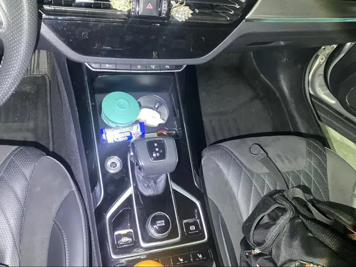 Hongqi HS5 2022 Model Facelift 2.0T Smart Flag Enjoy Edition – фото 9