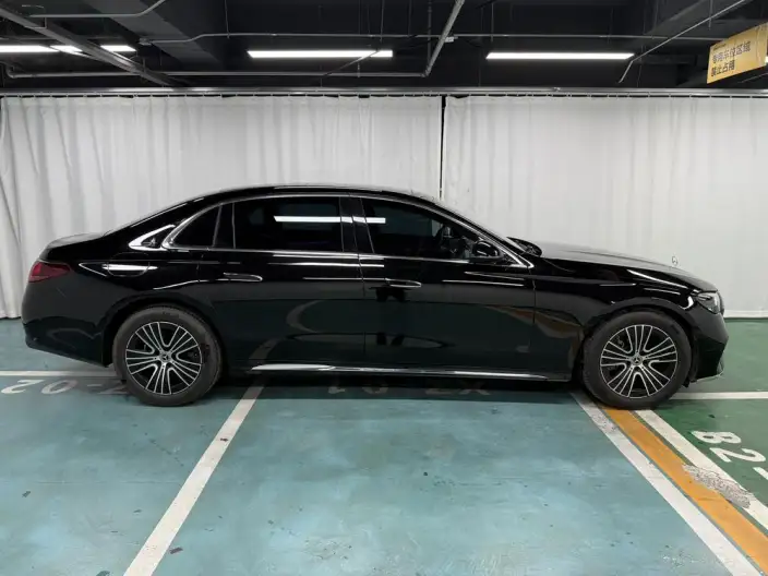 Mercedes-Benz E-Class 2024 Model E 260 L sedan – фото 8