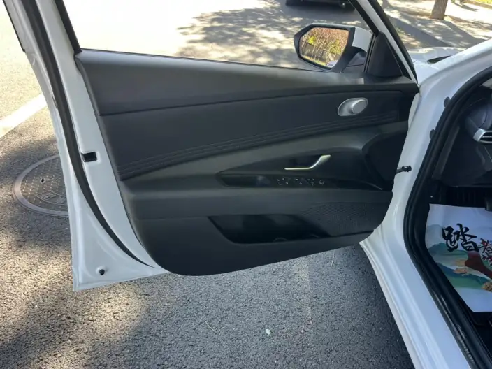 Hyundai Ioniq 2022 Model 1.5L CVT GLX Elite Edition – фото 7