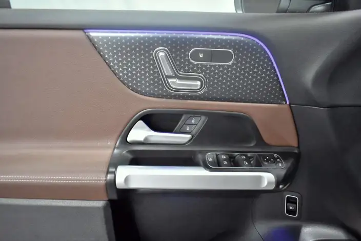 Mercedes-Benz GLB 2025 Model GLB 220 Fashion Model – фото 6