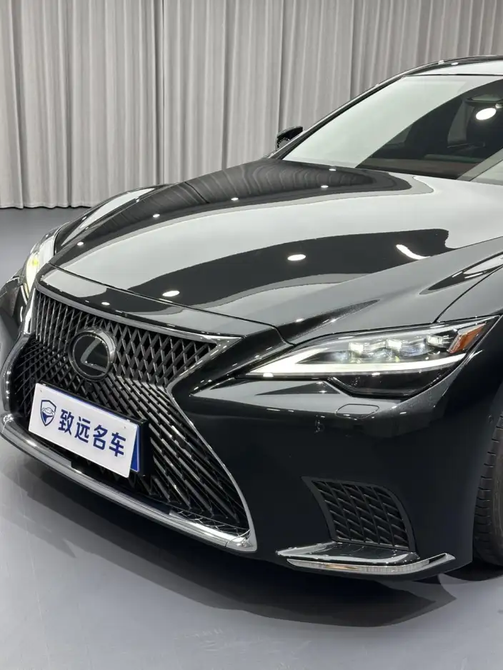 Lexus LS 2024 Model 500h Executive Edition – фото 10