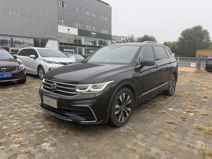Volkswagen Tiguan L 2023 Model 330TSI 2WD R-Line Ultimate Edition – фото 1