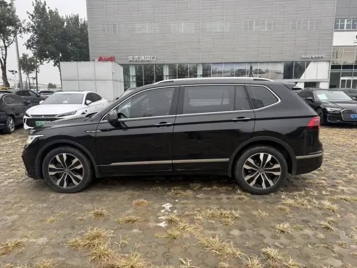 Volkswagen Tiguan L 2023 Model 330TSI 2WD R-Line Ultimate Edition – фото 3