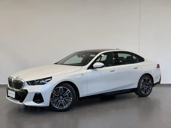 BMW 5 Series Imported 2024 Model 525i M Sports Set – фото 1