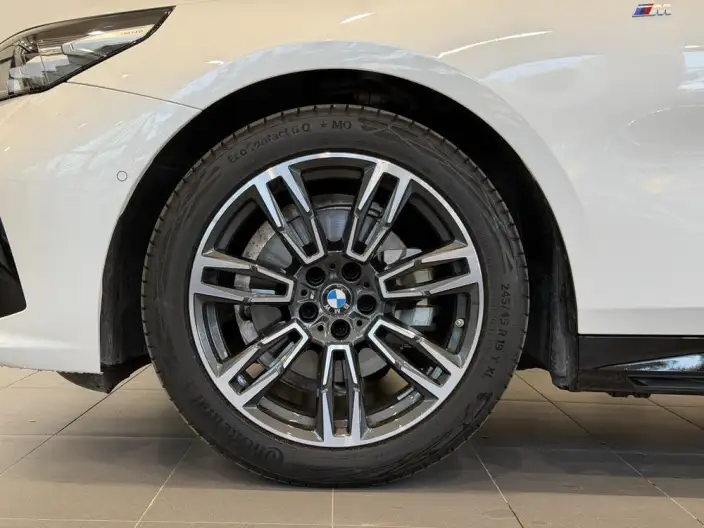 BMW 5 Series Imported 2024 Model 525i M Sports Set – фото 8