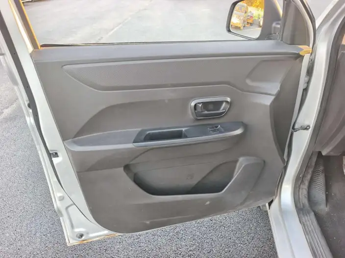 Wuling Hongguang V 2021 Model Facelift 1.5L Manual Jinxiang Edition – фото 10