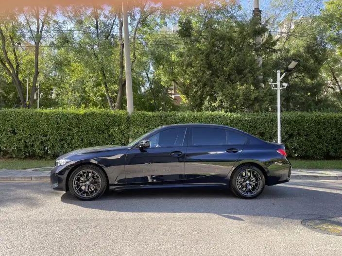 BMW 3 Series 2026 Model 330Li M Sports Night Set – фото 3