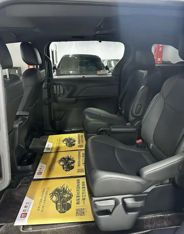 Toyota Sienna 2024 Model Hybrid 2.5L 4WD Deluxe Edition – фото 6