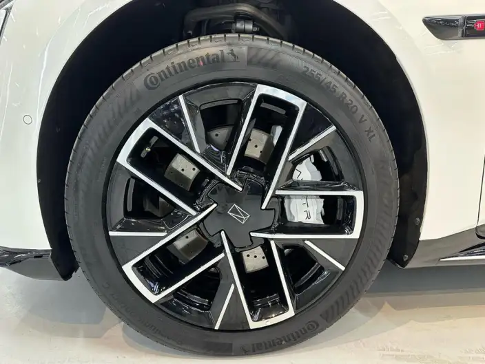 Avita 06 2025 Model Ultra 4WD EV Edition – фото 10