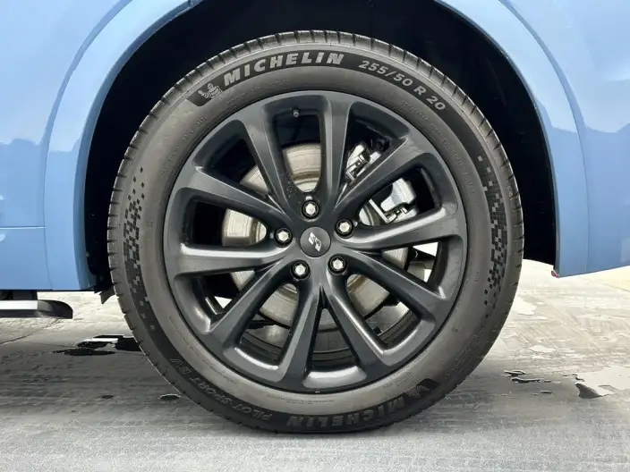 Li Auto ONE 2021 Model Extended Range 6 seat Edition – фото 9