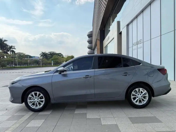 Roewe i5 2026 Model 1.5L CVT Deluxe Edition – фото 4