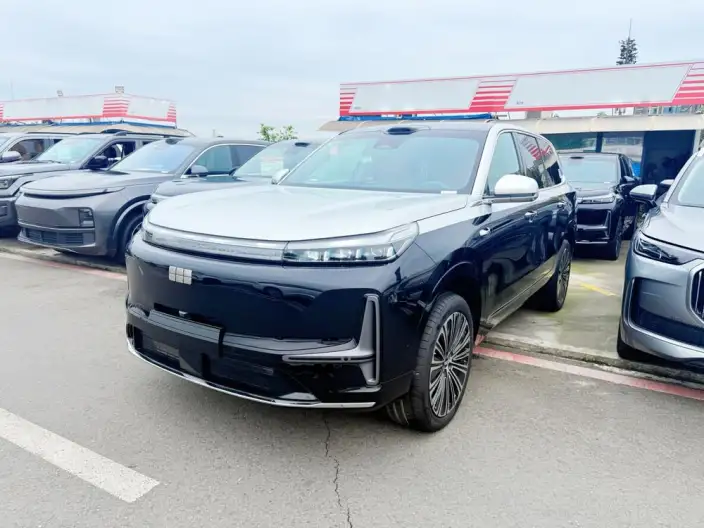 Geely M9 2025 Model 210km 4WD Pilot Edition – фото 1