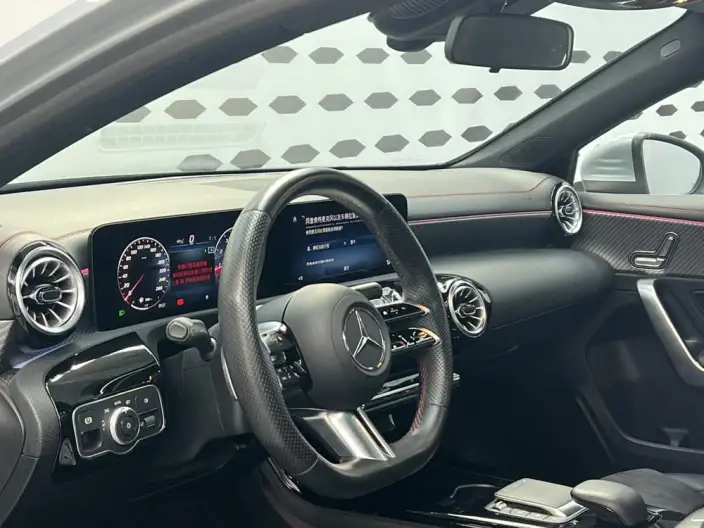 Mercedes-Benz A-class 2023 Model A 200 L Sports sedan Fashion Edition – фото 6