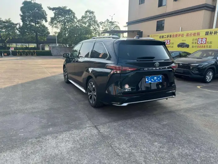 Granvia 2023 Model Intelligent Hybrid 2.5L Flagship VIP – фото 4