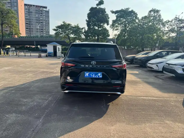 Granvia 2023 Model Intelligent Hybrid 2.5L Flagship VIP – фото 5