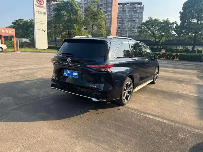 Granvia 2023 Model Intelligent Hybrid 2.5L Flagship VIP – фото 6