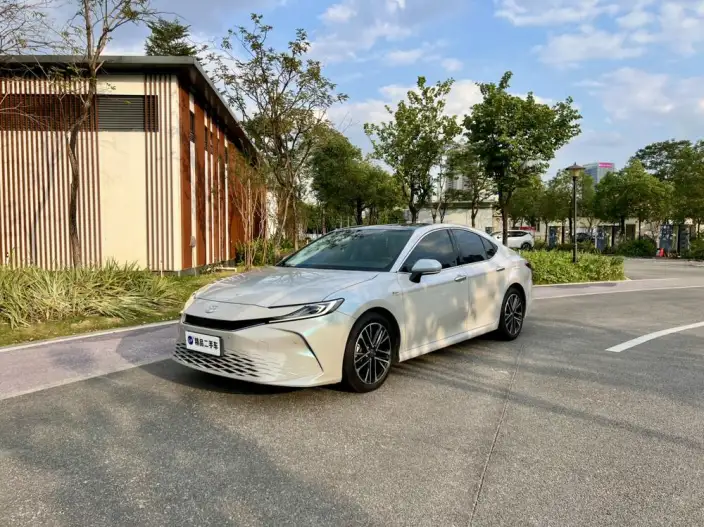 Toyota Camry 2024 Model Hybrid 2.0HG Premium Edition – фото 1