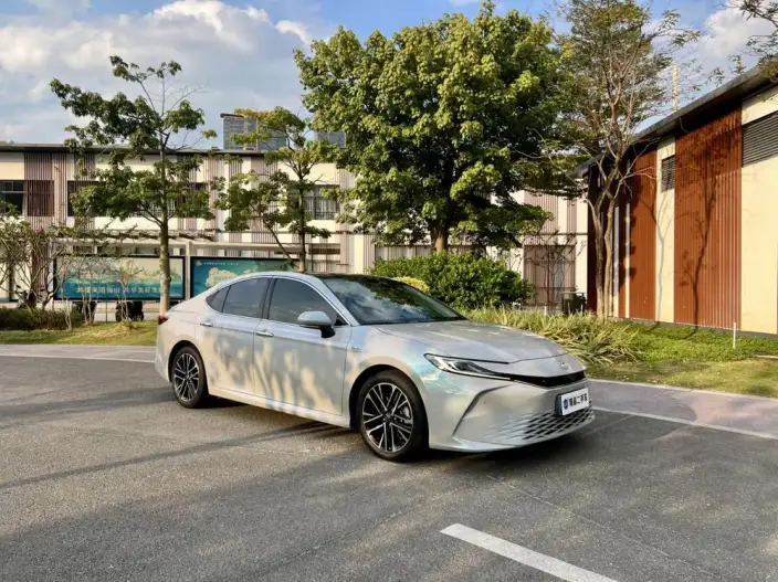 Toyota Camry 2024 Model Hybrid 2.0HG Premium Edition – фото 3