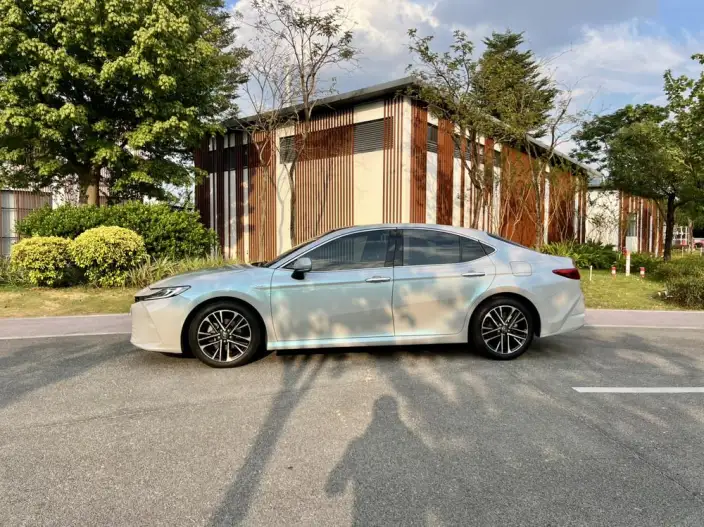Toyota Camry 2024 Model Hybrid 2.0HG Premium Edition – фото 4