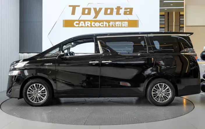 Vellfire 2021 Model Toyota Crown Hybrid 2.5L HV Deluxe Edition – фото 3