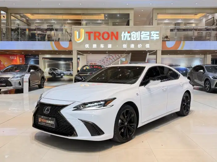 Lexus ES 2021 Model 300h F SPORT