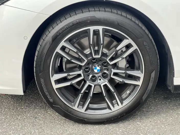 BMW 5 Series 2026 Model 530Li Leading Model M Sports Set – фото 7
