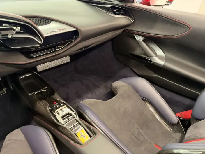 Ferrari SF90 2021 Model 3.9T V8 Spider – фото 8