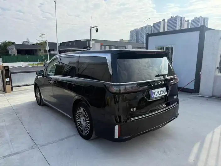 VOYAH Dreamer PHEV 2024 Model Ultra-long Endurance Superior Edition – фото 4