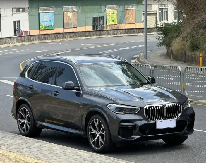 BMW X5 Imported 2022 Model xDrive40i Exclusive Model M Sports Set – фото 3