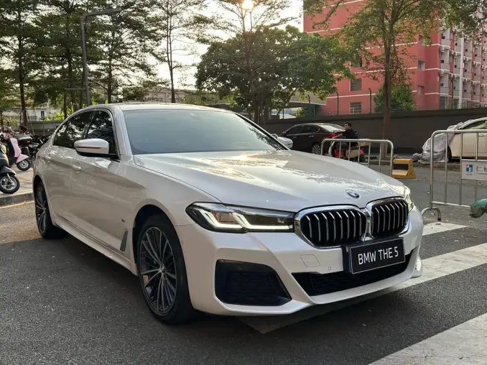 BMW 5 Series 2022 Model Facelift 530Li Leading Model M Sports Set – фото 3