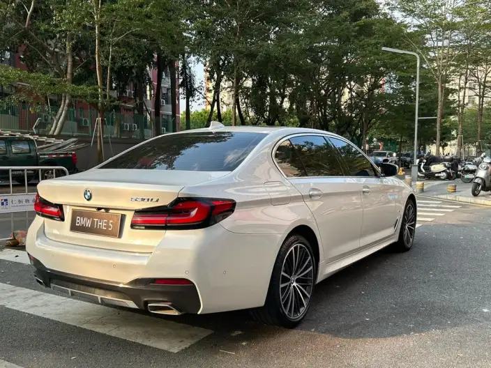 BMW 5 Series 2022 Model Facelift 530Li Leading Model M Sports Set – фото 6