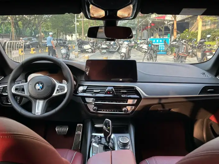 BMW 5 Series 2022 Model Facelift 530Li Leading Model M Sports Set – фото 8