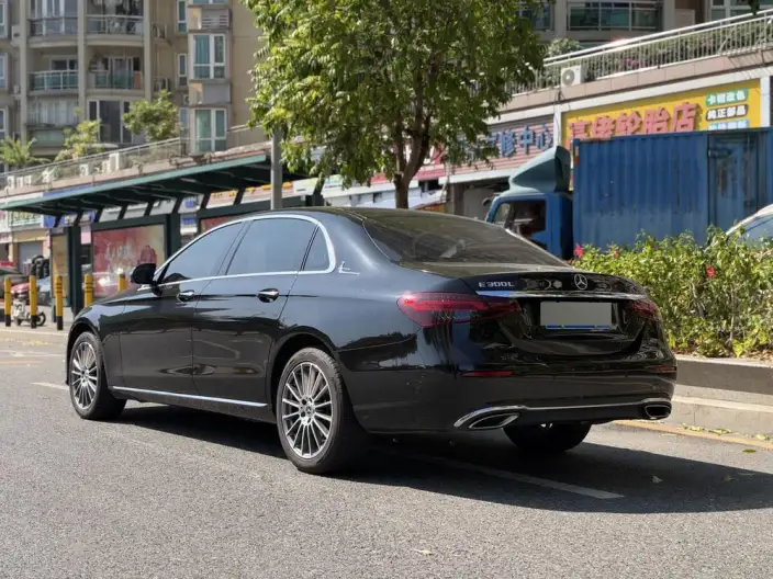 Mercedes-Benz E-Class 2022 Model Facelift E 260 L sedan – фото 4