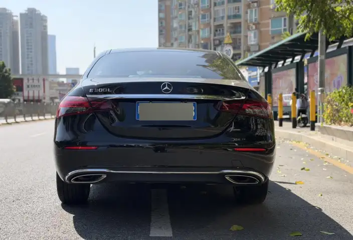 Mercedes-Benz E-Class 2022 Model Facelift E 260 L sedan – фото 5