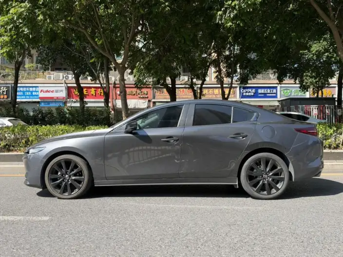 Mazda3 Axela 2021 Model 2.0L Automatic Zhi Ya Edition