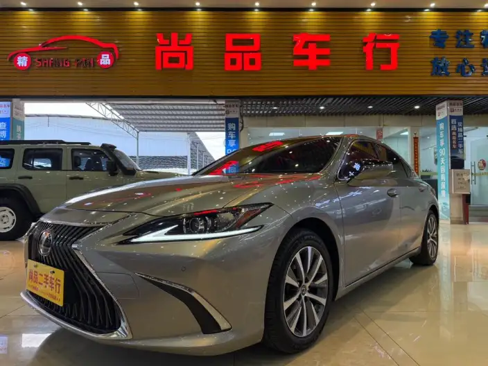 Lexus ES 2020 Model 200 Deluxe Edition China VI
