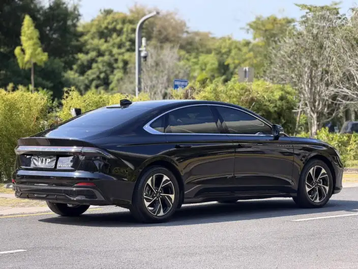 Lincoln Z 2022 Model i Cool Zun Shang Edition – фото 6