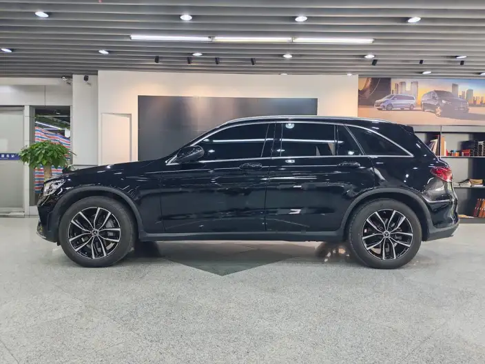 Mercedes-Benz GLC 2022 Model GLC 260 L 4MATIC Luxury Model – фото 4